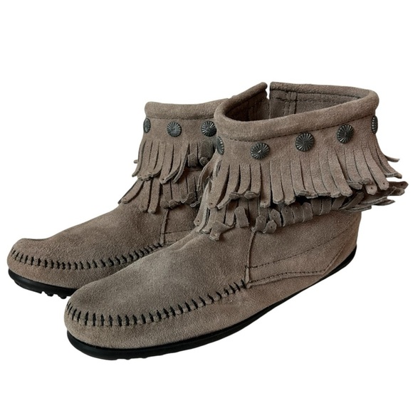 MINNETONKA Gray Suede Moccasins Double Fringe Side Zip Bootie Women’s Sz 8 - Picture 1 of 6
